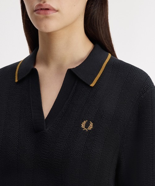 FRED PERRY(フレッドペリー)の「Textured Knitted Shirt Dress/テクスチャードニットポロシャツワンピース(ワンピース・レディース・ブラック・10)」の2枚目の写真