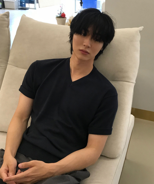 HYOJI(ヒョージ)の「26 SS ウォッシャブルリネンVネッククロップニット(6カラー)(ニット/セーター・メンズ・ブラック/チャコール/グレー/ネイビー/クリーム/レッド・M/L/XL)」の8枚目の写真