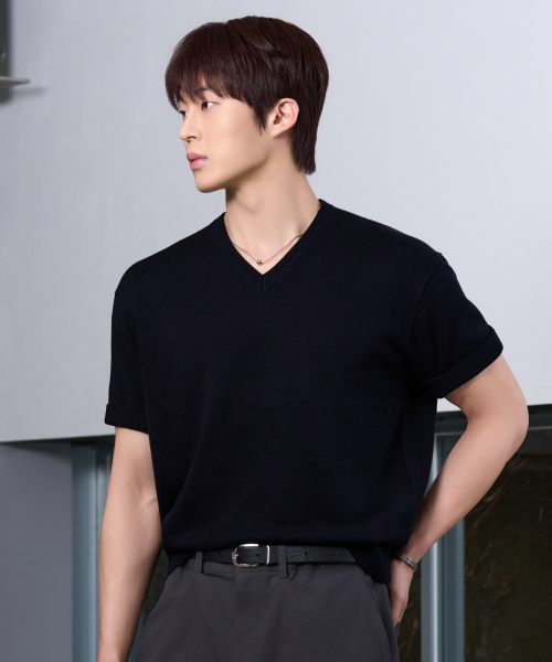 HYOJI(ヒョージ)の「26 SS ウォッシャブルリネンVネッククロップニット(6カラー)(ニット/セーター・メンズ・ブラック/チャコール/グレー/ネイビー/クリーム/レッド・M/L/XL)」の9枚目の写真