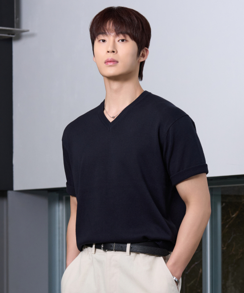 HYOJI(ヒョージ)の「26 SS ウォッシャブルリネンVネッククロップニット(6カラー)(ニット/セーター・メンズ・ブラック/チャコール/グレー/ネイビー/クリーム/レッド・M/L/XL)」の12枚目の写真