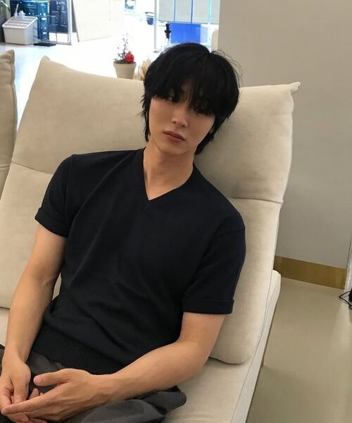 HYOJI(ヒョージ)の「26 SS ウォッシャブルリネンVネッククロップニット(6カラー)(ニット/セーター・メンズ・ブラック/チャコール/グレー/ネイビー/クリーム/レッド・M/L/XL)」の16枚目の写真