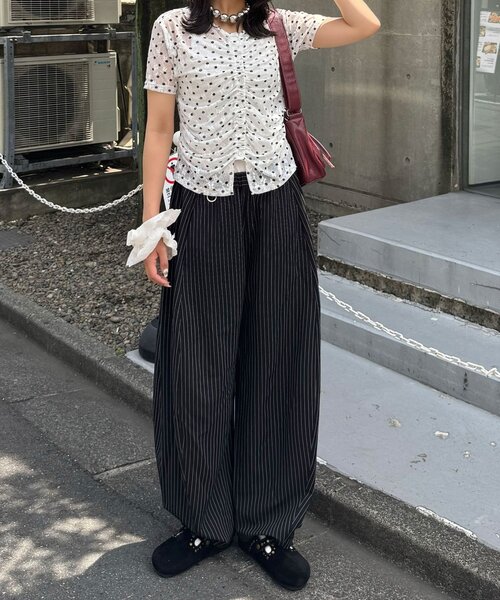 CIAOPANIC(チャオパニック)の「フロントシャーリングドット柄トップス(Tシャツ/カットソー・レディース・ホワイト/ブラウン・FREE)」の3枚目の写真