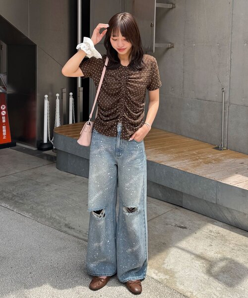 CIAOPANIC(チャオパニック)の「フロントシャーリングドット柄トップス(Tシャツ/カットソー・レディース・ホワイト/ブラウン・FREE)」の9枚目の写真