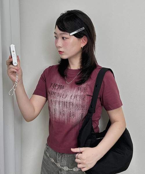 JUAN HOMME（ジュアンオム）の「ウィメンズクロップブラシフェイディングハーフスリーブTシャツ（ワイン）（Tシャツ/カットソー・レディース・その他・FREE）」の3枚目の写真