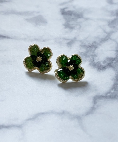 yu-ka(ユーカ)の「YU-KA:フラワービーズピアス Flower bead earrings(ピアス(両耳用)・レディース・グリーン・FREE)」の2枚目の写真