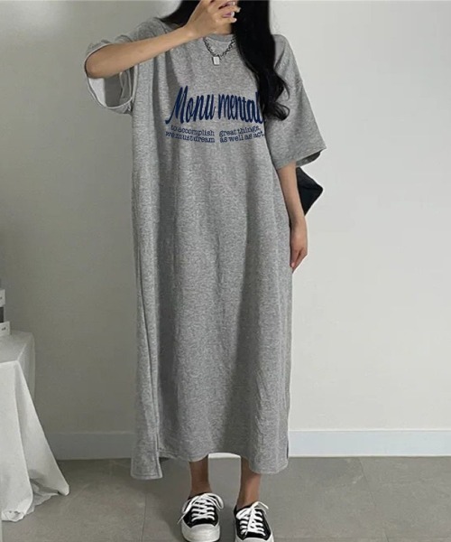 Lips(リップス)の「ゆるっと着るだけでこなれ見え!ロゴプリントが映える大人カジュアルTシャツワンピース(ワンピース・レディース・グレー/ピンク/ホワイト/ブラック・FREE)」の3枚目の写真