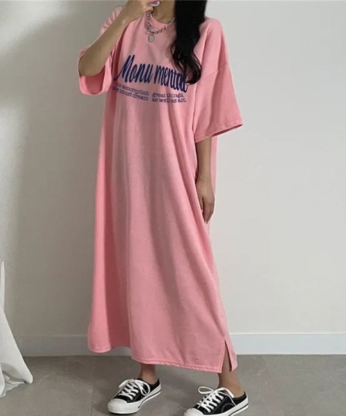 Lips(リップス)の「ゆるっと着るだけでこなれ見え!ロゴプリントが映える大人カジュアルTシャツワンピース(ワンピース・レディース・グレー/ピンク/ホワイト/ブラック・FREE)」の9枚目の写真