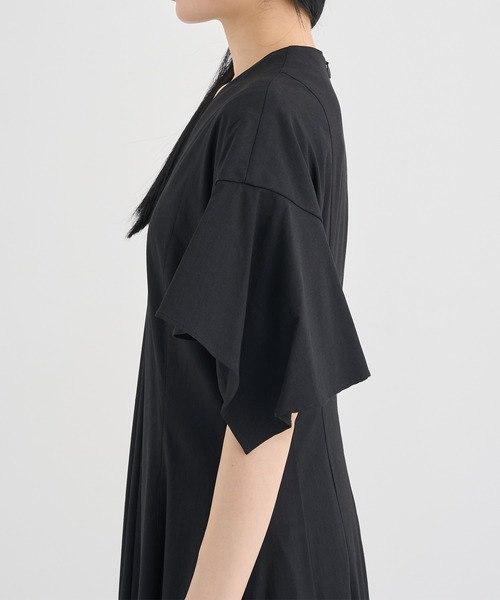 AKIRANAKA(アキラナカ)の「【AKIRANAKA/アキラナカ】Tamara drape sleeve dress BK(ワンピース・レディース・ブラック・1)」の11枚目の写真