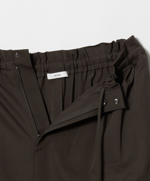 ATON(エイトン)の「<ATON>ワイド テーパードパンツ(その他パンツ・レディース・ブラック/ダークブラウン・01(36)/02(38))」の7枚目の写真