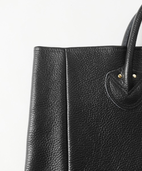 YOUNG&OLSEN The DRYGOODS STORE(ヤングアンドオルセン)の「YOUNG & OLSEN/ EMBOSSED LEATHER TOTE M / Y02501-GD003 秋服 冬服(トートバッグ・レディース・ブラック/ブラウン・FREE)」の6枚目の写真