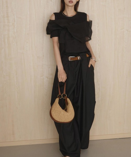 ADDITION STORE(アディションストア)の「\胸元から袖周りのチュールが女子力UP/シアーチュールスリーブ オフショルTシャツ(Tシャツ/カットソー・レディース・ホワイト/ブラック・FREE)」の13枚目の写真