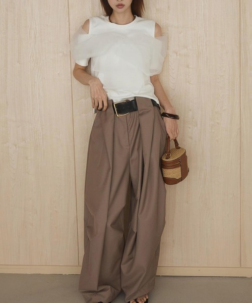 ADDITION STORE(アディションストア)の「\胸元から袖周りのチュールが女子力UP/シアーチュールスリーブ オフショルTシャツ(Tシャツ/カットソー・レディース・ホワイト/ブラック・FREE)」の3枚目の写真