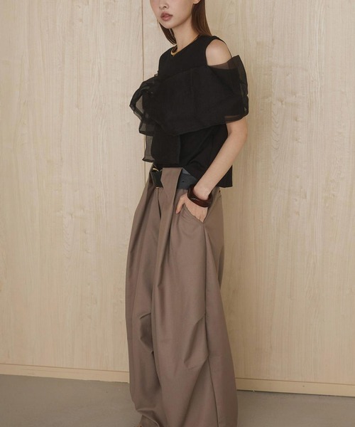 ADDITION STORE(アディションストア)の「\胸元から袖周りのチュールが女子力UP/シアーチュールスリーブ オフショルTシャツ(Tシャツ/カットソー・レディース・ホワイト/ブラック・FREE)」の7枚目の写真