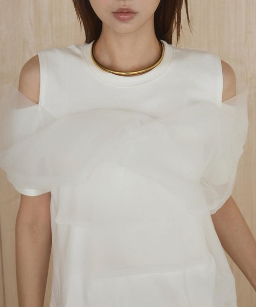 ADDITION STORE(アディションストア)の「\胸元から袖周りのチュールが女子力UP/シアーチュールスリーブ オフショルTシャツ(Tシャツ/カットソー・レディース・ホワイト/ブラック・FREE)」の8枚目の写真