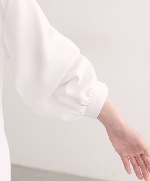 natural couture(ナチュラルクチュール)の「【sherbet line】ウエストタック2WAY袖ブラウス(シャツ/ブラウス・レディース・ライトグレー/オフホワイト/ドット/ブラウン/ネイビー・FREE)」の18枚目の写真