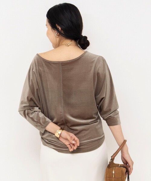 NOLLEY’S Sophi(ノーリーズソフィ)の「【BECシリーズ】ウォッシャブルベロアドルマン2WAYプルオーバー(Tシャツ/カットソー・レディース・ブラック/サーモンピンク/カーキ・38)」の11枚目の写真