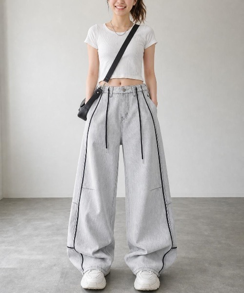 Belle Cie(ベルシー)の「リバース仕様ワイドデニムパンツ 裏黒バイカラー ハイウエスト ストリート 大きいサイズ対応(デニムパンツ・レディース・ライトグレー・S/L/XL/XXXL)」の7枚目の写真