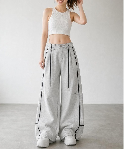 Belle Cie(ベルシー)の「リバース仕様ワイドデニムパンツ 裏黒バイカラー ハイウエスト ストリート 大きいサイズ対応(デニムパンツ・レディース・ライトグレー・S/L/XL/XXXL)」の2枚目の写真