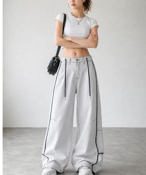 Belle Cie(ベルシー)の「リバース仕様ワイドデニムパンツ 裏黒バイカラー ハイウエスト ストリート 大きいサイズ対応(デニムパンツ・レディース・ライトグレー・S/L/XL/XXXL)」の15枚目の写真