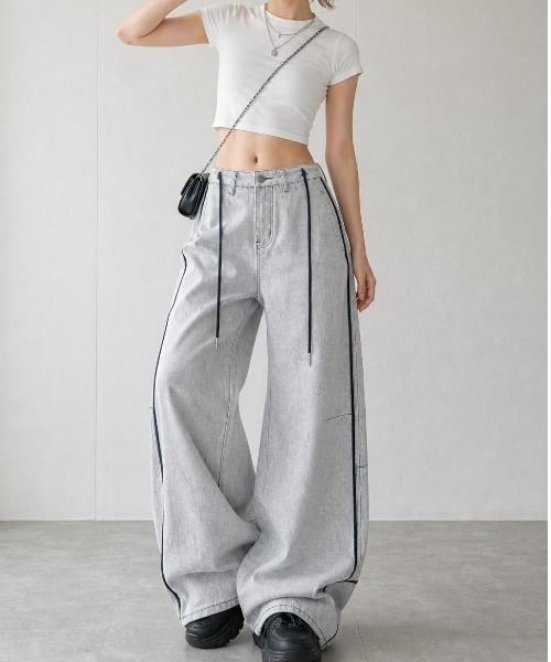 Belle Cie(ベルシー)の「リバース仕様ワイドデニムパンツ 裏黒バイカラー ハイウエスト ストリート 大きいサイズ対応(デニムパンツ・レディース・ライトグレー・S/L/XL/XXXL)」の14枚目の写真