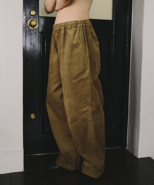 HANNE(アン)の「コーデュロイロールアップカーブパンツ(その他パンツ・レディース・ベージュ/ネイビー・S/M)」の17枚目の写真