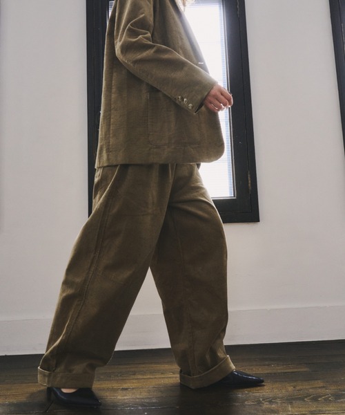 HANNE(アン)の「コーデュロイロールアップカーブパンツ(その他パンツ・レディース・ベージュ/ネイビー・S/M)」の20枚目の写真