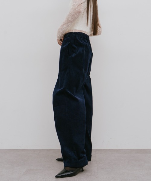 HANNE(アン)の「コーデュロイロールアップカーブパンツ(その他パンツ・レディース・ベージュ/ネイビー・S/M)」の3枚目の写真
