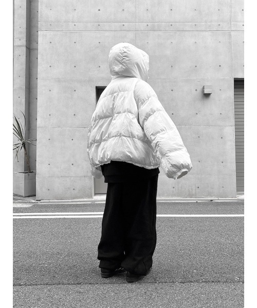 YACA（ヤーカ）の「wide down jacket/ワイドダウンジャケット（ダウンジャケット/コート・レディース・ホワイト・FREE）」の3枚目の写真