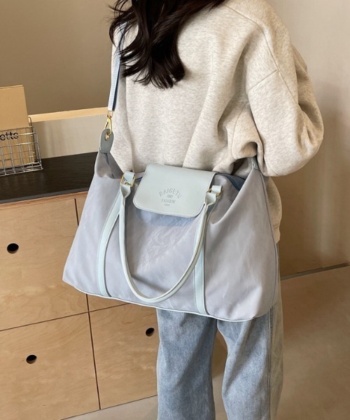 Alum'(アルム)の「【キャリーオン対応】レザー切替 2way大容量トラベルボストンバッグ(ボストンバッグ・レディース・ライトブルー/ホワイト/ブラック・FREE)」の21枚目の写真
