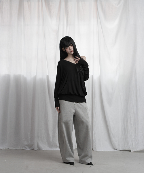 ETRE AU SOMMET(エトレオソメ)の「レースドレープオフショルダートップ(ブラック)(Tシャツ/カットソー・レディース・ブラック・FREE)」の6枚目の写真