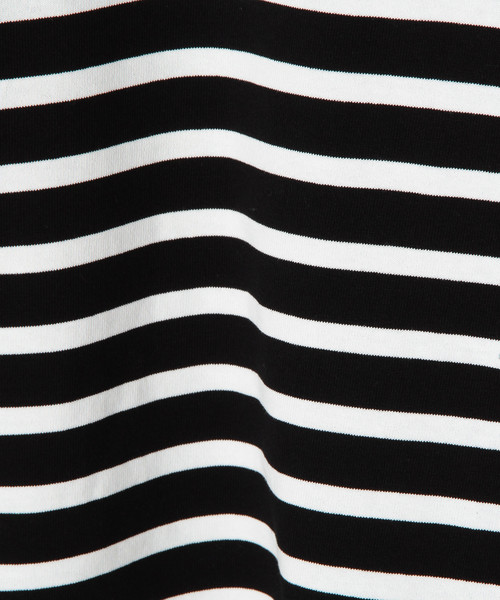 Tiara（ティアラ）の「バックスリットリボントップス（Tシャツ/カットソー・レディース・ブラック×ホワイト/ホワイト×ネイビー・9）」の8枚目の写真