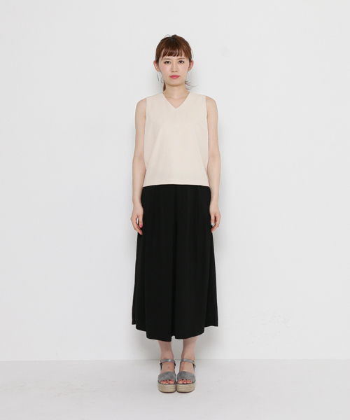 SENSE OF PLACE by URBAN RESEARCH（センスオブプレイスバイアーバンリサーチ）の「Vネックブラウス(ノースリーブ)（シャツ/ブラウス・レディース・ブラック/オフホワイト/ベージュ/イエロー・FREE）」の7枚目の写真