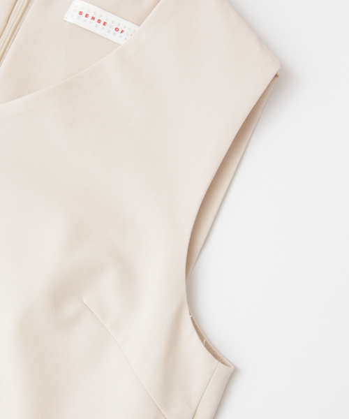 SENSE OF PLACE by URBAN RESEARCH（センスオブプレイスバイアーバンリサーチ）の「Vネックブラウス(ノースリーブ)（シャツ/ブラウス・レディース・ブラック/オフホワイト/ベージュ/イエロー・FREE）」の12枚目の写真