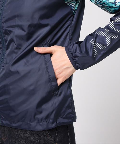 ROXY(ロキシー)の「TROPICAL DAYS JACKET(その他アウター・レディース・ホワイト/ネイビー/ブラック・MEDIUM/LARGE/SMALL)」の9枚目の写真