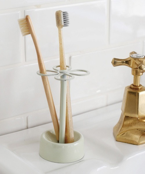 DULTON（ダルトン）の「4-HOLES ステンレス歯ブラシスタンド（オーラルケア/歯磨きグッズ・レディース・シルバー/アイボリー・FREE）」の2枚目の写真