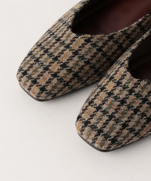 BEAUTY&YOUTH UNITED ARROWS(ビューティーアンドユースユナイテッドアローズ)の「BY チェックVカット スクエアフラットパンプス ◆(パンプス・レディース・その他1・35h/37h/36h/38/36/37)」の6枚目の写真