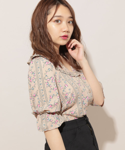 apres jour(アプレジュール)の「フリル襟花柄ブラウス【ZOZOTOWN限定アイテム】(シャツ/ブラウス・レディース・ブラック/グリーン/ベージュ・フリー)」の10枚目の写真