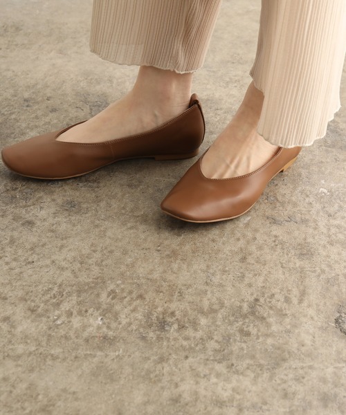 SALON adam et rope'（サロン アダム エ ロペ）の「ソフトレザーフラットシューズ（その他シューズ・レディース・ホワイト/イエロー系その他3・23.5cm/23.0cm/24.0cm/22.5cm/24.5cm）」の19枚目の写真