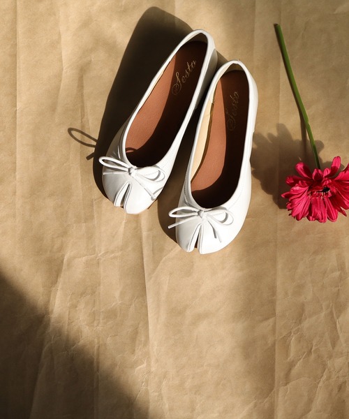 SESTO（セスト）の「足袋パンプス/タビバレエ（バレエシューズ・レディース・ホワイト/ブラック/ダークブラウン/ベージュ/グレイッシュベージュ・22.5cm/23.5cm/24.5cm/25.5cm/23.0cm/24.0cm/22.0cm）」の2枚目の写真