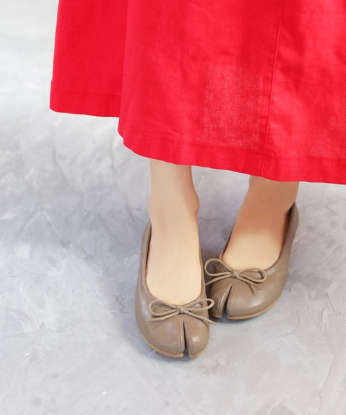 SESTO（セスト）の「足袋パンプス/タビバレエ（バレエシューズ・レディース・ホワイト/ブラック/ダークブラウン/ベージュ/グレイッシュベージュ・22.5cm/23.5cm/24.5cm/25.5cm/23.0cm/24.0cm/22.0cm）」の14枚目の写真