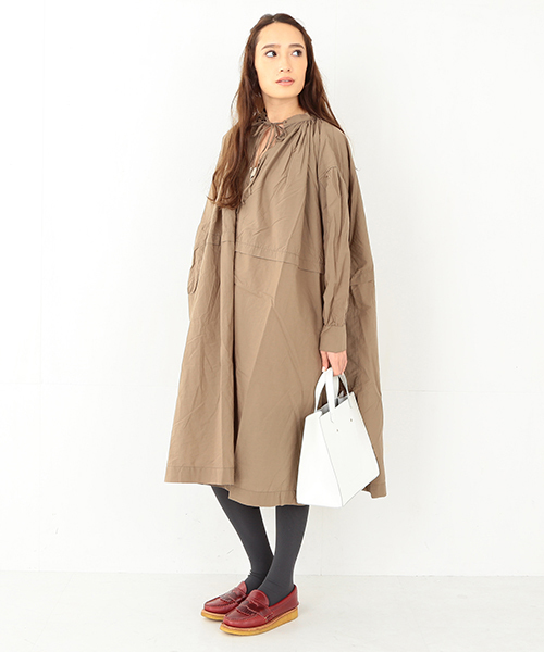 BEAMS BOY（ビームスボーイ）の「◎BEAMS BOY / タイプライター スモッグ ワンピース（ワンピース・レディース・ベージュ/ネイビー・ONE SIZE）」の11枚目の写真