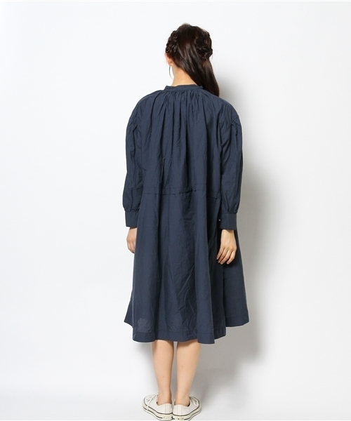 BEAMS BOY（ビームスボーイ）の「◎BEAMS BOY / タイプライター スモッグ ワンピース（ワンピース・レディース・ベージュ/ネイビー・ONE SIZE）」の5枚目の写真