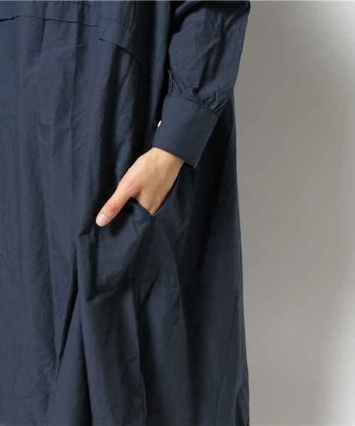 BEAMS BOY（ビームスボーイ）の「◎BEAMS BOY / タイプライター スモッグ ワンピース（ワンピース・レディース・ベージュ/ネイビー・ONE SIZE）」の8枚目の写真