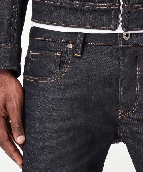 G-STAR(ジースター)の「3301 Straight Jeans(デニムパンツ・メンズ・ダークインディゴブルー・28/32/29/32/30/32/32/32/31/32/33/32/34/32)」の2枚目の写真
