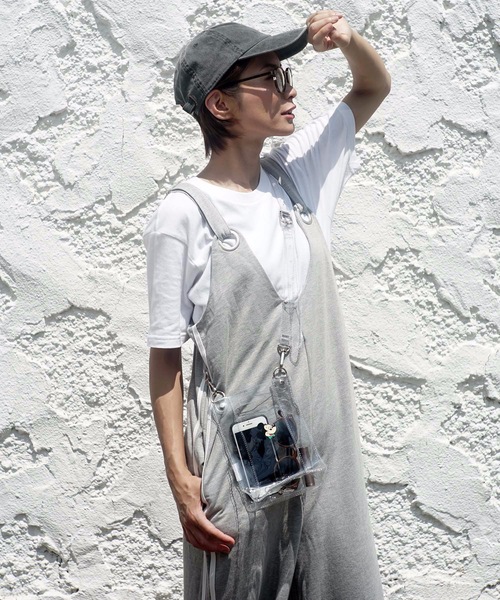 Disney（ディズニー）の「【Disney/ディズニー】トレンドのクリアバッグ ミッキー&ミニー ワンポイントプリント 透明 クリア ミニショルダーバッグ（ショルダーバッグ・レディース・その他1/その他2/その他3/その他4・FREE）」の6枚目の写真