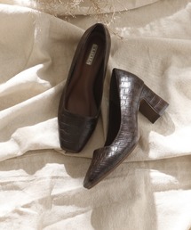エキゾチック素材スクエアトゥチャンキーヒールプレーンパンプス