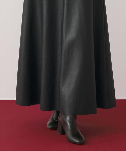 UR'S(ユアーズ)の「フェイクレザーフレアスカート(スカート・レディース・ベージュ/カーキ/キャメル/ブラウン/ライトベージュ/ブラック・L/M/PS(XS-S))」の11枚目の写真