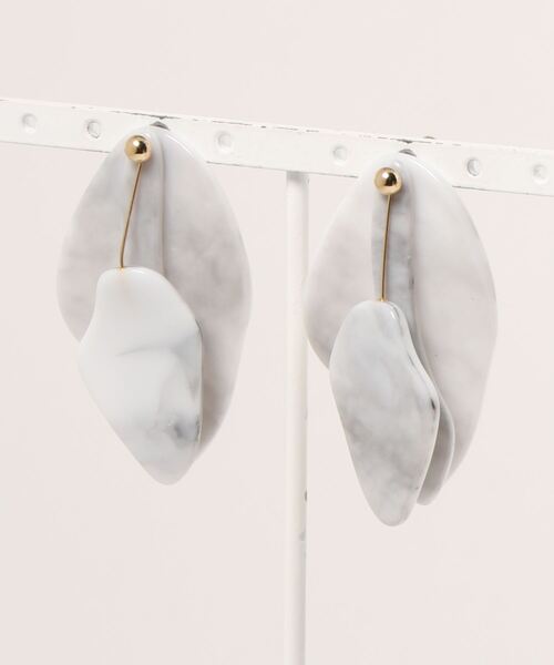 ARCHIVER(アーカイバ)の「【w】【it】【LW】アクリルトリオピアス - Acrylic Trio Pierce(ピアス(両耳用)・レディース・グレー/ベージュ・FREE)」の2枚目の写真