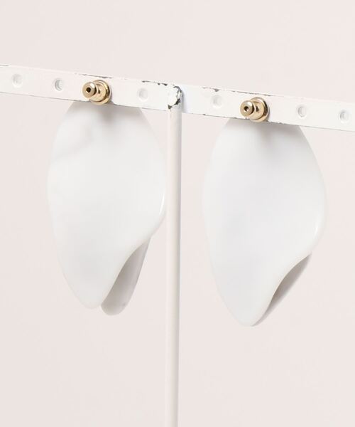 ARCHIVER(アーカイバ)の「【w】【it】【LW】アクリルトリオピアス - Acrylic Trio Pierce(ピアス(両耳用)・レディース・グレー/ベージュ・FREE)」の3枚目の写真