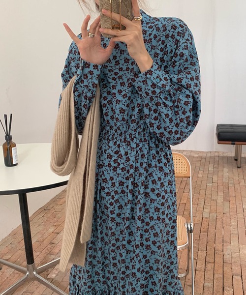 Jewelobe(ジュエローブ)の「ハイネックフラワーワンピース(ワンピース・レディース・ブラック/ブルー・FREE)」の15枚目の写真